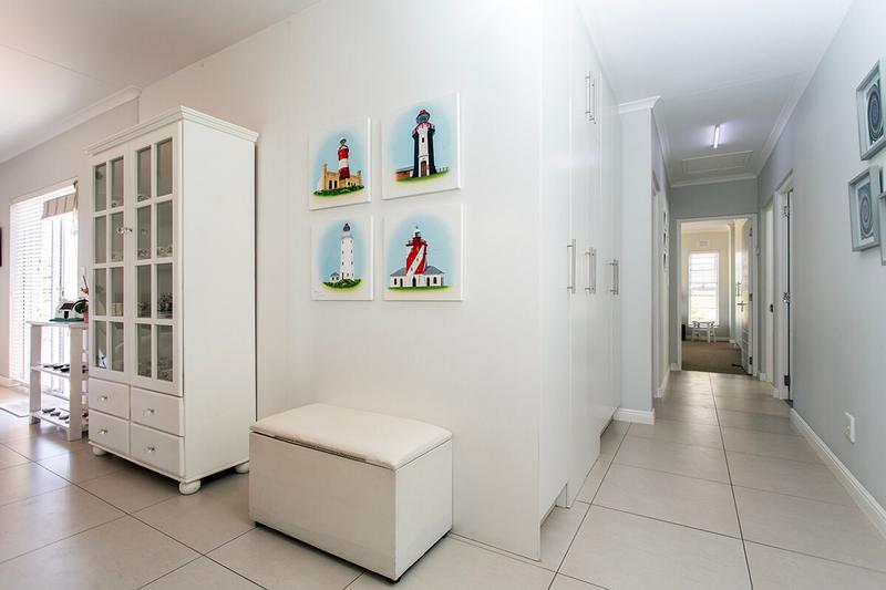3 Bedroom Property for Sale in Sunningdale Western Cape
